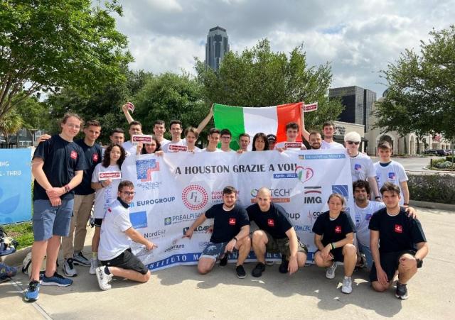 Sponsors in a robotics competition in Houston some students from the Max Planck Institute